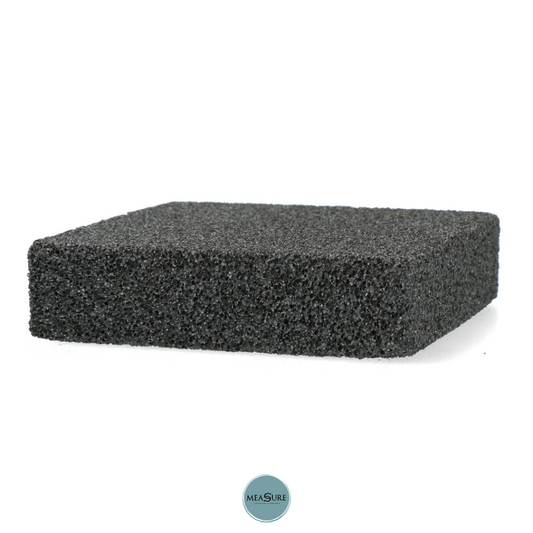 Excellent horse grooming block Borstel